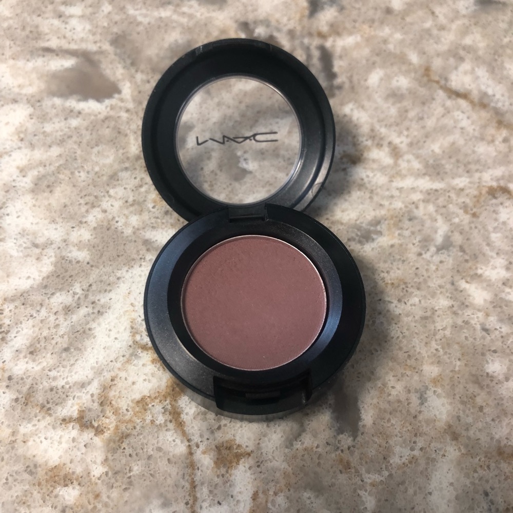 MAC Cosmetics Eyeshadow, Haux